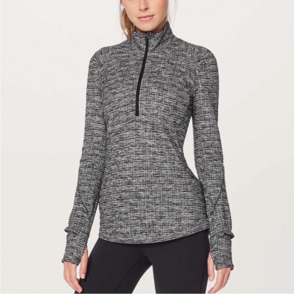 Lululemon Extra Mile Running 1/2 Zip 8 Pullover Black White Outdoors Technical